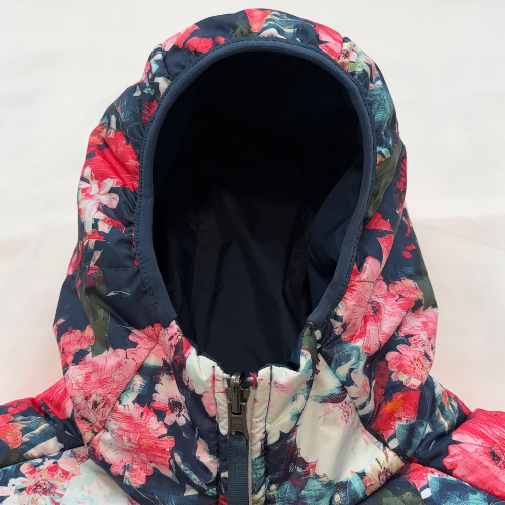 The North Face Reversible Hooded Jacket - Picture 3 of 12